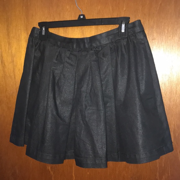 🎉HP🎉 🆕 BCBGeneration Black Denim Pleated Skirt 8 - Picture 2 of 6